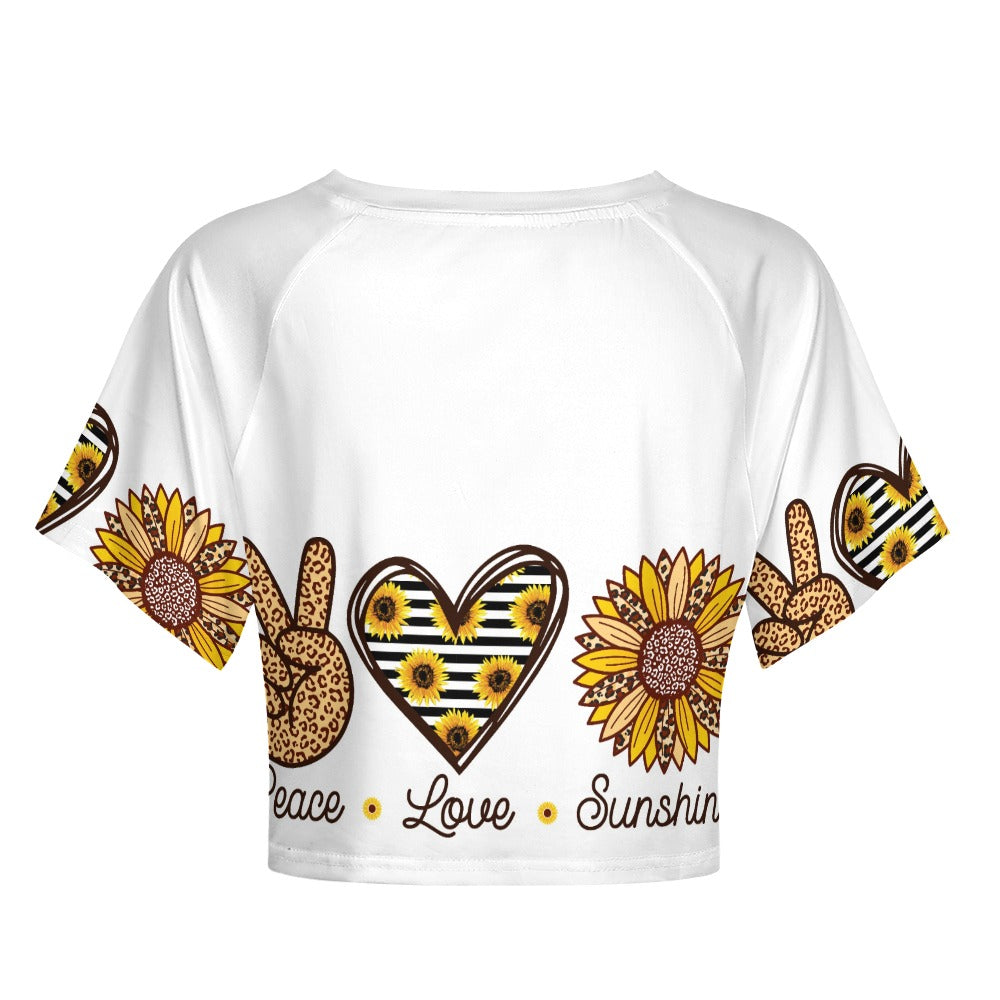 Short sleeved navel exposed