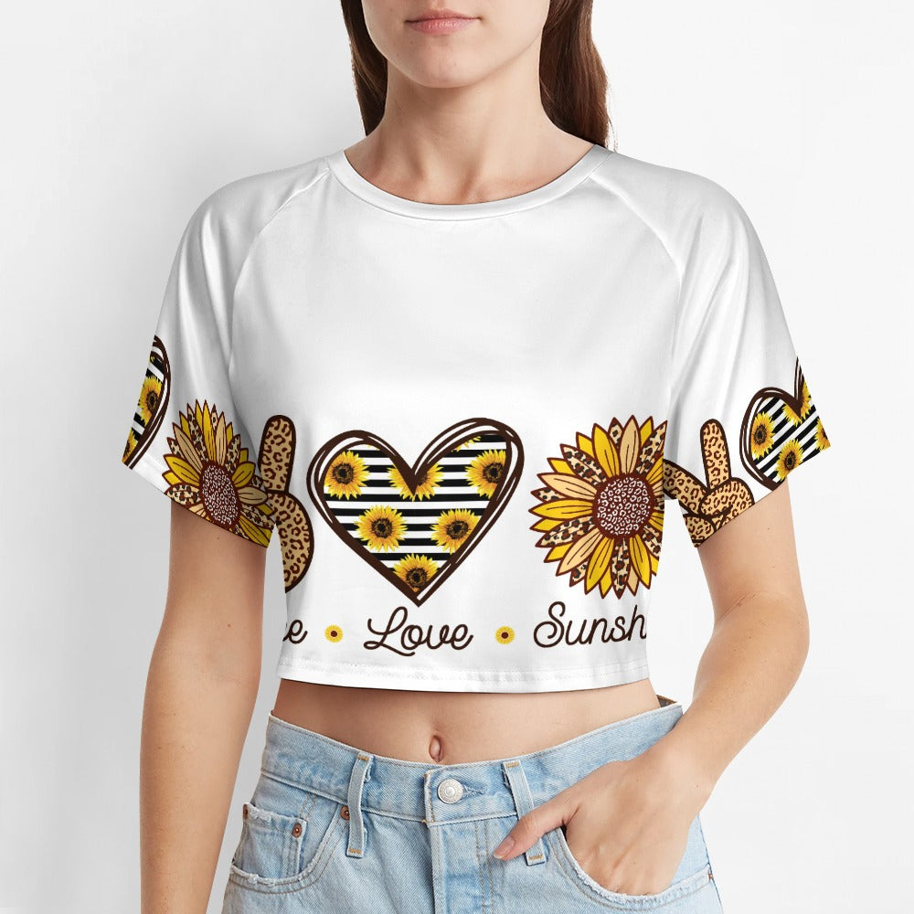 Short sleeved navel exposed